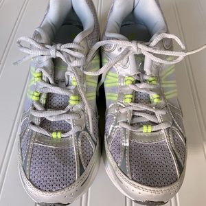 Danskin Now Ladies sz 8.5 gray athletic shoes